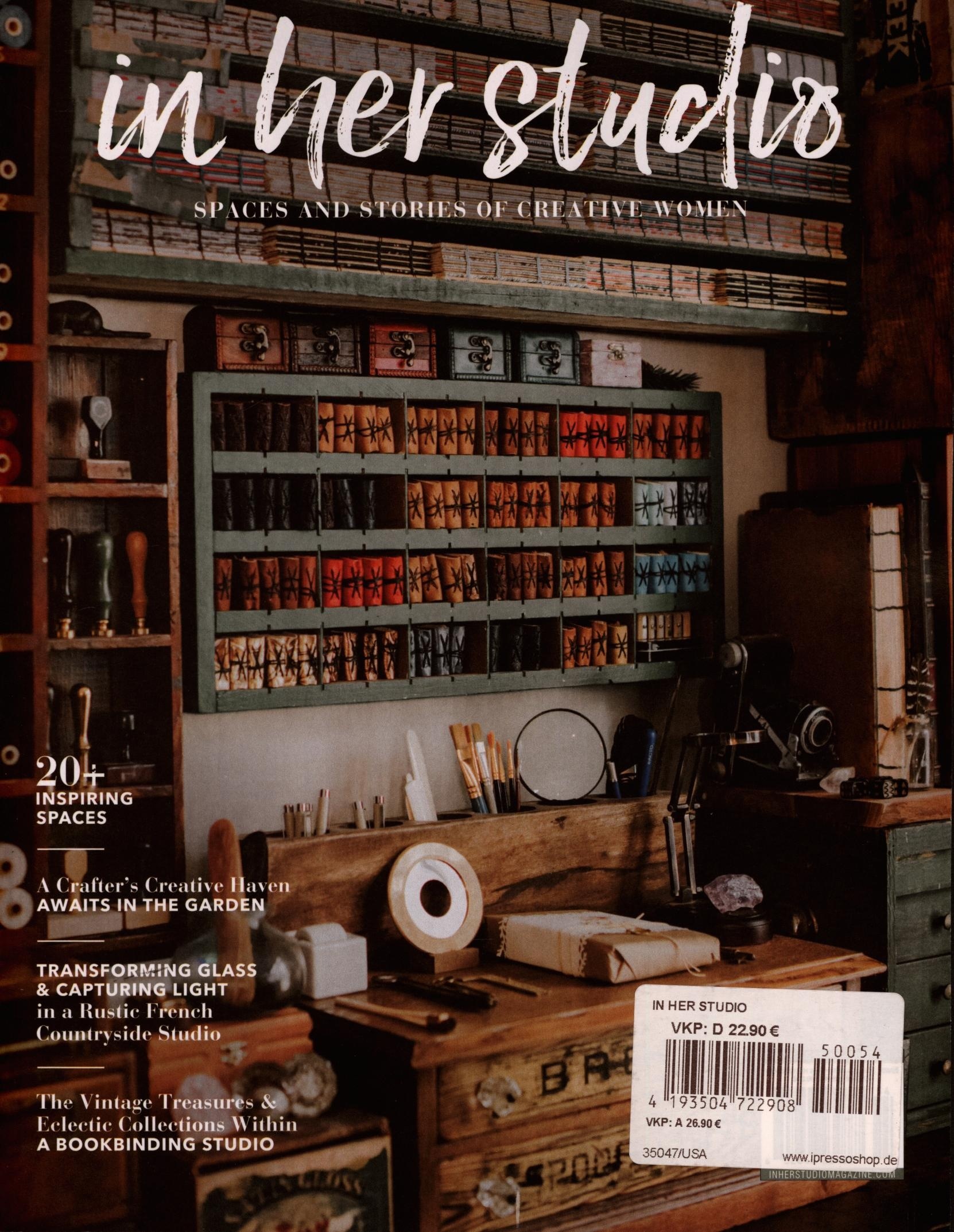 IN HER STUDIO 54/2025